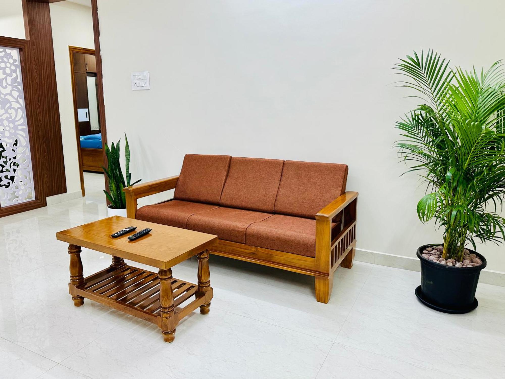 Truelife - 3Bhk Family Suites - Ps4 Pure Veg Restaurant On The Way To Balaji Temple - 2500 Sft Large Signature Apartment - Modular Kitchen - Super Fast Wifi, Smart Tv, 250 Jio Channels - Parking - Easy Access To All Temples - Top Service With Lots Of Tirupati Ngoại thất bức ảnh