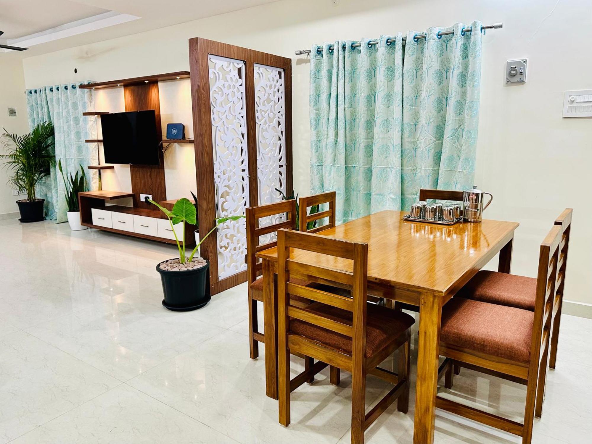 Truelife - 3Bhk Family Suites - Ps4 Pure Veg Restaurant On The Way To Balaji Temple - 2500 Sft Large Signature Apartment - Modular Kitchen - Super Fast Wifi, Smart Tv, 250 Jio Channels - Parking - Easy Access To All Temples - Top Service With Lots Of Tirupati Ngoại thất bức ảnh