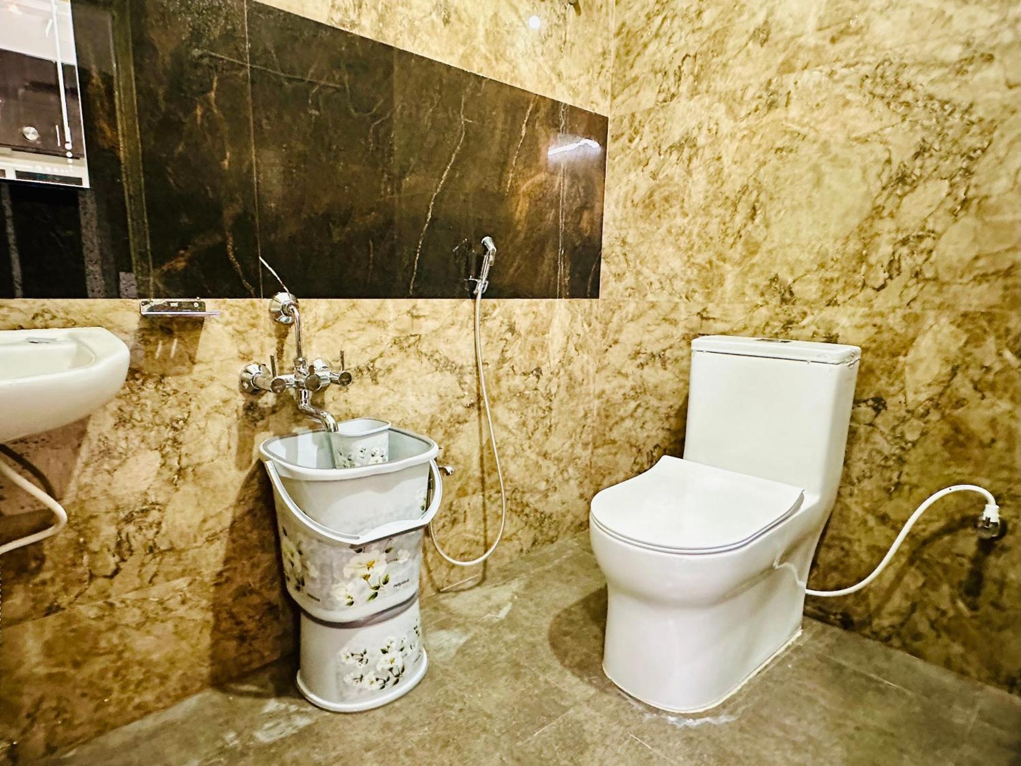 Truelife - 3Bhk Family Suites - Ps4 Pure Veg Restaurant On The Way To Balaji Temple - 2500 Sft Large Signature Apartment - Modular Kitchen - Super Fast Wifi, Smart Tv, 250 Jio Channels - Parking - Easy Access To All Temples - Top Service With Lots Of Tirupati Ngoại thất bức ảnh