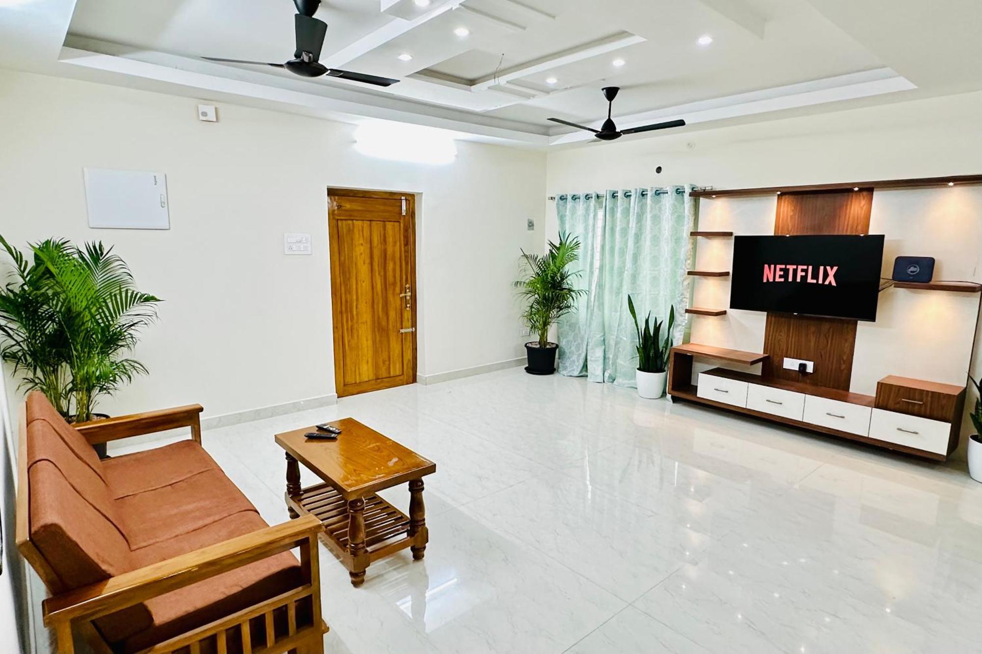 Truelife - 3Bhk Family Suites - Ps4 Pure Veg Restaurant On The Way To Balaji Temple - 2500 Sft Large Signature Apartment - Modular Kitchen - Super Fast Wifi, Smart Tv, 250 Jio Channels - Parking - Easy Access To All Temples - Top Service With Lots Of Tirupati Ngoại thất bức ảnh