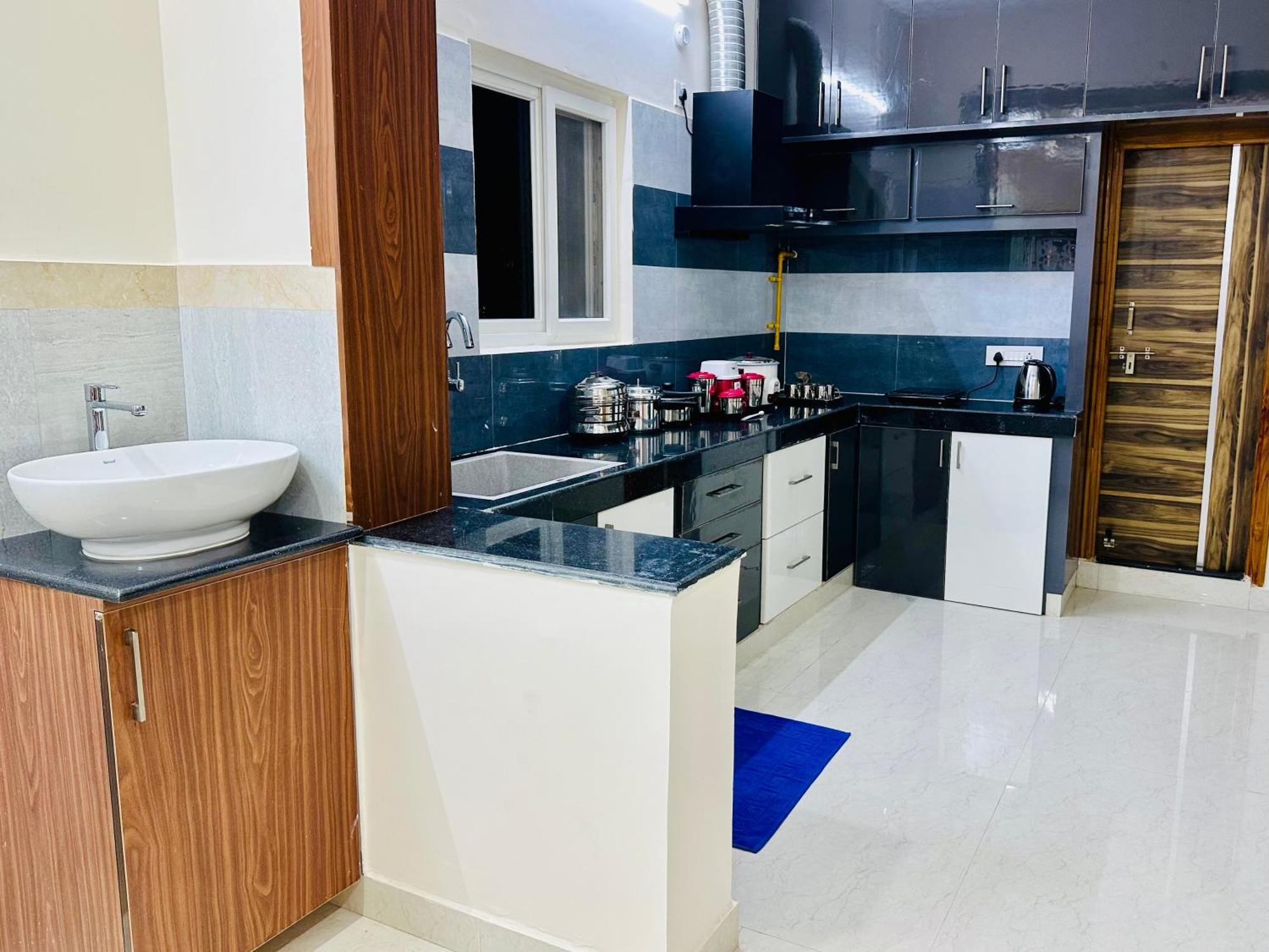 Truelife - 3Bhk Luxury Suites - Ps4 Veg Restaurant, On The Way To Balaji Temple - 2500 Sft Large Signature Apartments - Modular Kitchen - Super Fast Wifi, Smart Tv, 250 Jio Channels - Parking - Easy Access To All Temples - Top Service With Lots Of Lo Tirupati Ngoại thất bức ảnh