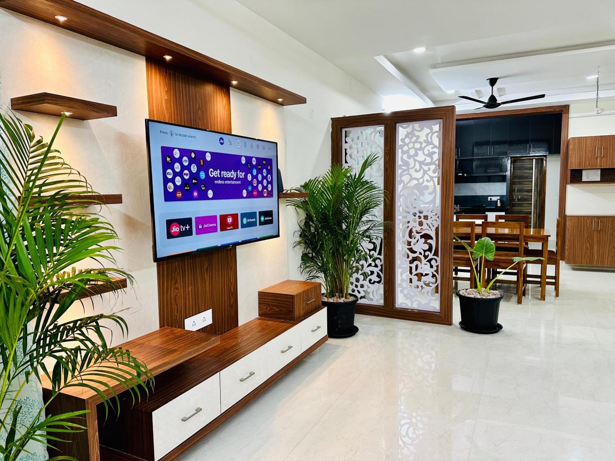 Truelife - 3Bhk Family Suites - Ps4 Pure Veg Restaurant On The Way To Balaji Temple - 2500 Sft Large Signature Apartment - Modular Kitchen - Super Fast Wifi, Smart Tv, 250 Jio Channels - Parking - Easy Access To All Temples - Top Service With Lots Of Tirupati Ngoại thất bức ảnh